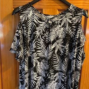 Catherines Black & White Cold-Shoulder Leaf Print Blouse